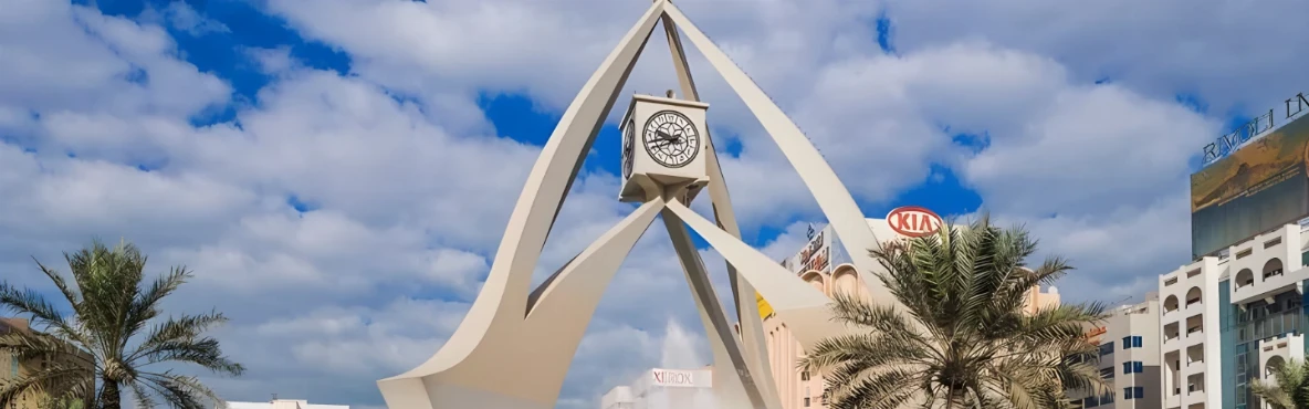 From Street Eats to Skyline Views: A Day on Nakheel Street, Dubai