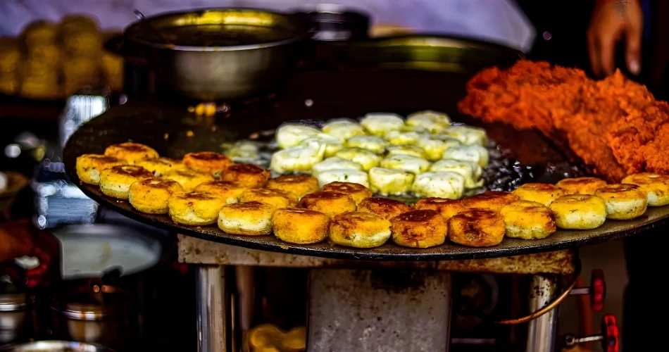 Wandering Nakheel Street: What You Didn’t Know You Needed in Dubai