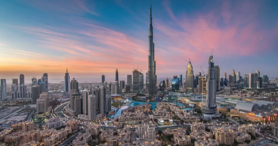 Old Dubai vs. New Dubai: A Contrast of History and Futuristic Skyline