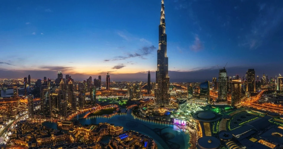 Old Dubai vs. New Dubai: A Contrast of History and Futuristic Skyline